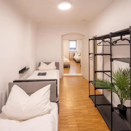 100qm2, Superior Suite, 7 Beds, Rain Shower Apartament