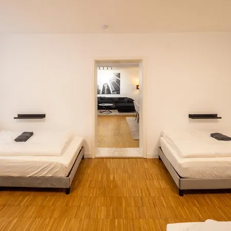100qm2, Superior Suite, 7 Beds, Rain Shower Apartament