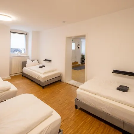 Apartament 100qm2, Superior Suite, 7 Beds, Rain Shower Berlin