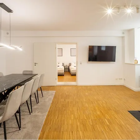 100qm2, Superior Suite, 7 Beds, Rain Shower Apartament