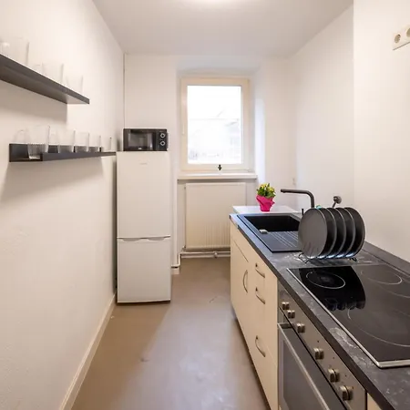 100qm2, Superior Suite, 7 Beds, Rain Shower Apartament Berlin
