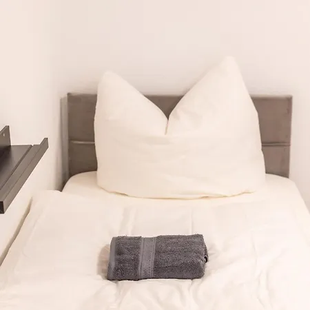 100qm2, Superior Suite, 7 Beds, Rain Shower Apartment *