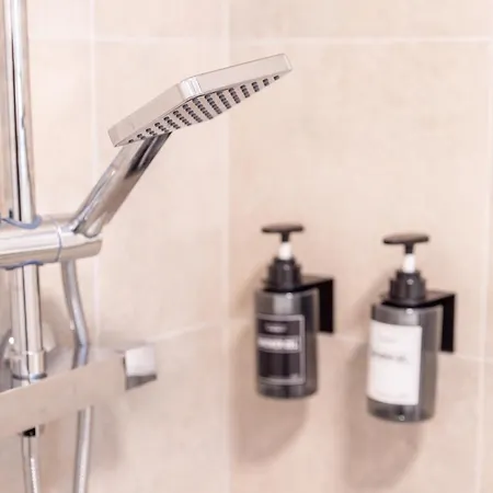 Apartment 100qm2, Superior Suite, 7 Beds, Rain Shower Berlin