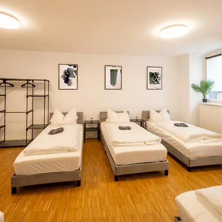 100qm2, Superior Suite, 7 Beds, Rain Shower Apartment *