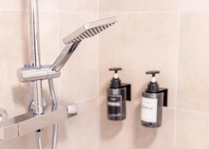 شقة 100qm2, Superior Suite, 7 Beds, Rain Shower برلين