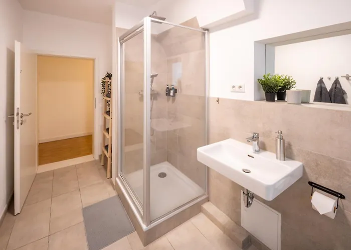 100qm2, Superior Suite, 7 Beds, Rain Shower * Berlin